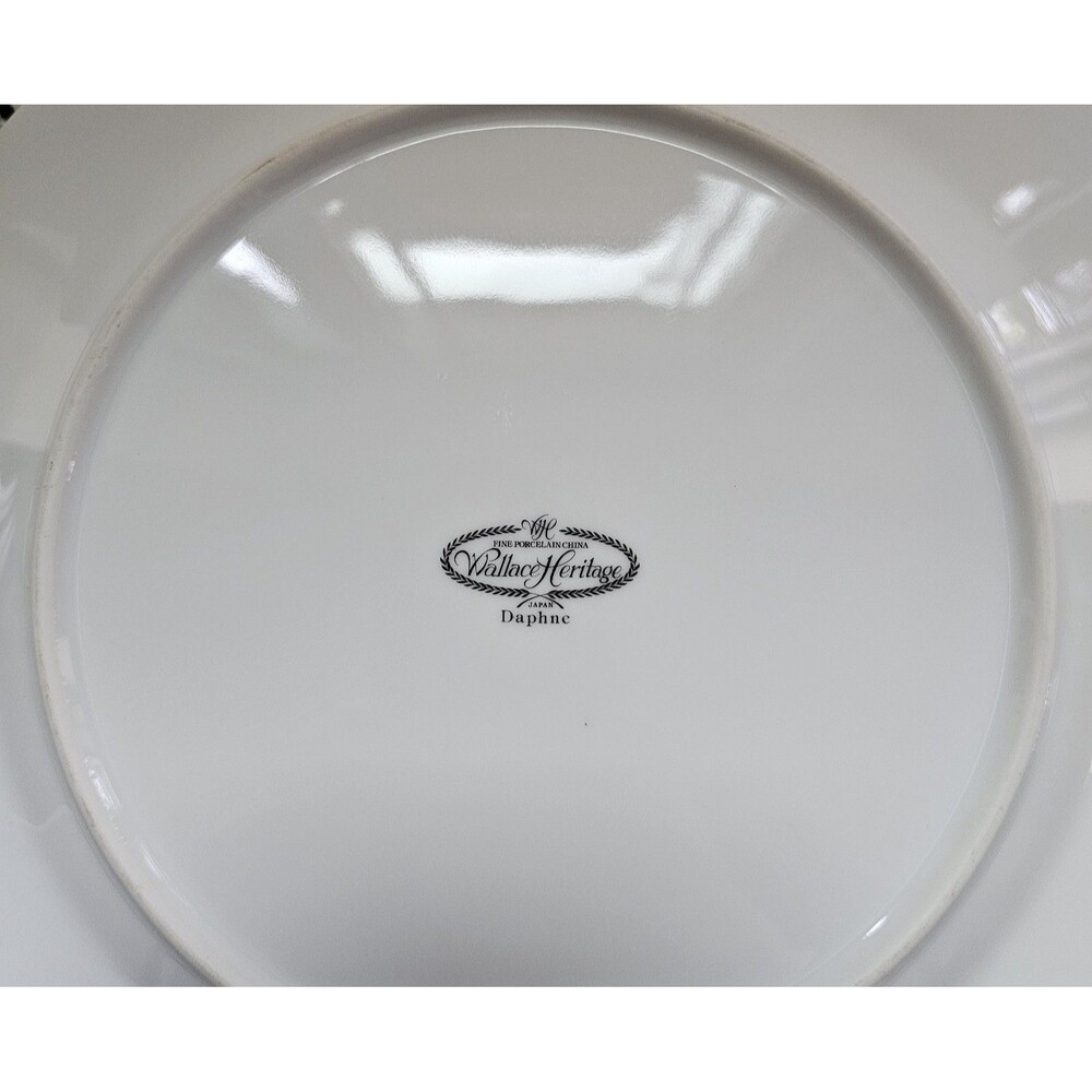 Pair Of Vintage Wallace Heritage "Daphne" Porcelain Dinner Plates - Picture 5 of 6